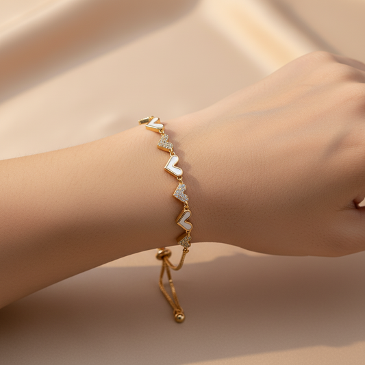 Heart Decor Round Cut Moissanite Diamond Bracelet