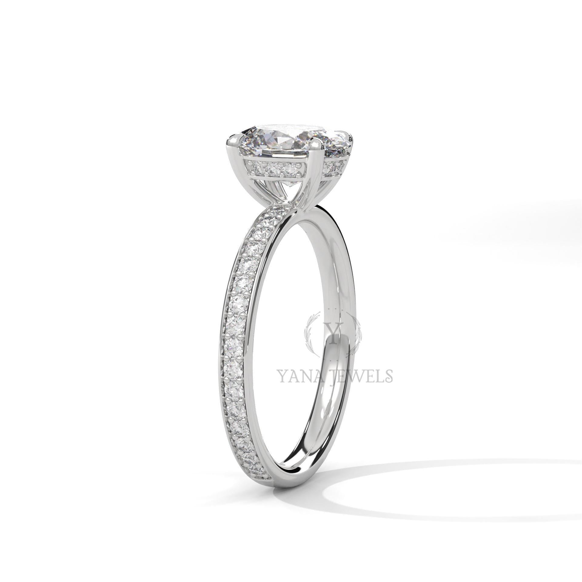 Luxury Oval Cut Moissanite Engagement Ring