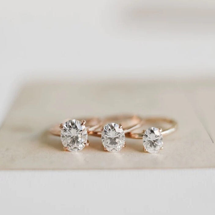 Oval Moissanite Engagement Ring