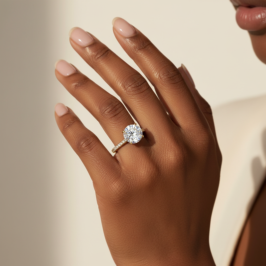 Round Cut Moissanite Diamond 4 Prong Setting Solitaire Engagement Ring