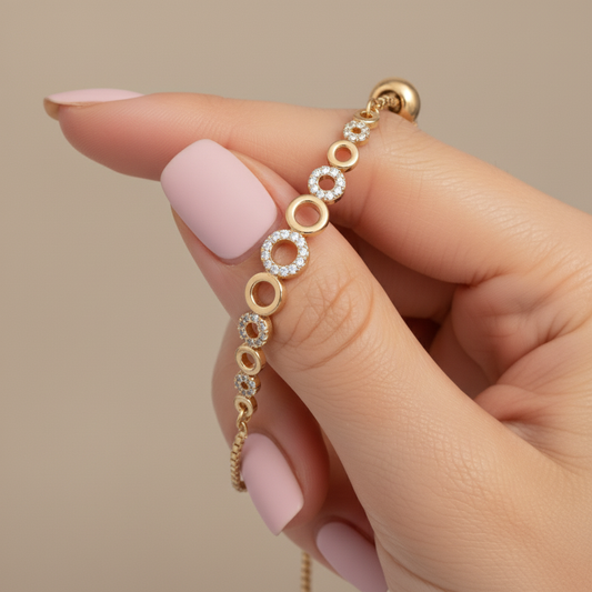 Elegant Circle Motif Round Lab Grown Diamond Bracelet