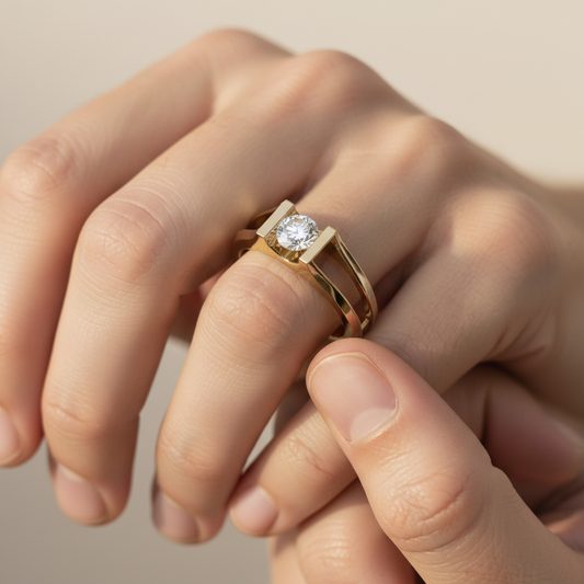 Contemporary Round Lab Grown Diamond Gold Ring