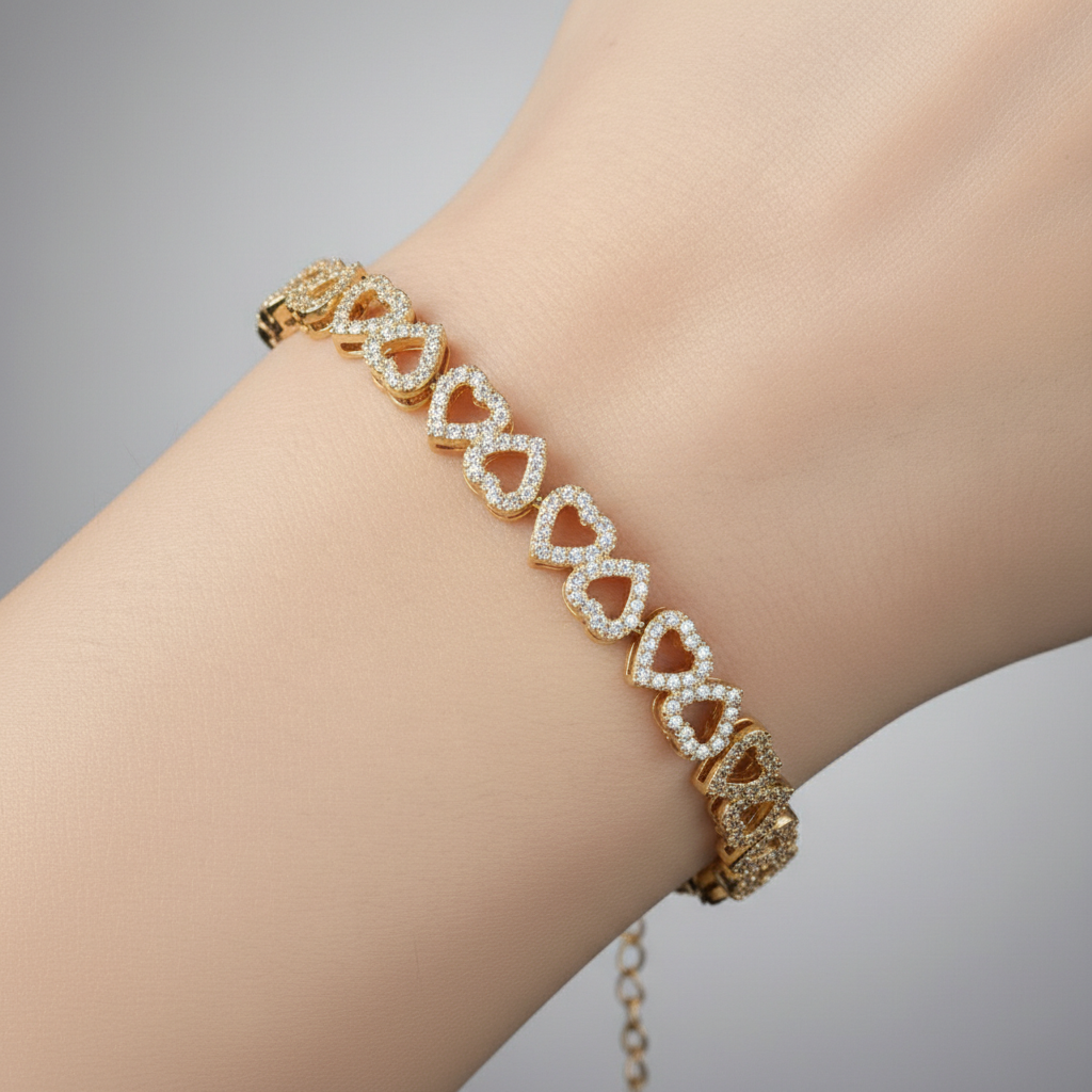 Eternal Heart Lab Grown Diamond Bracelet in Yellow Gold