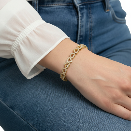 Eternal Heart Lab Grown Diamond Bracelet in Yellow Gold