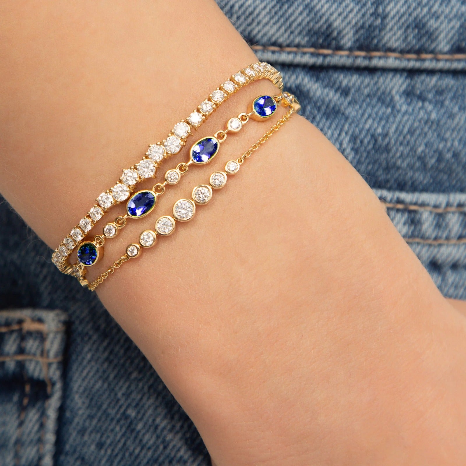 BLUE SAPPHIRE TENNIS BRACELET IN 18K GOLD