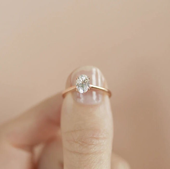 oval moissanite ring