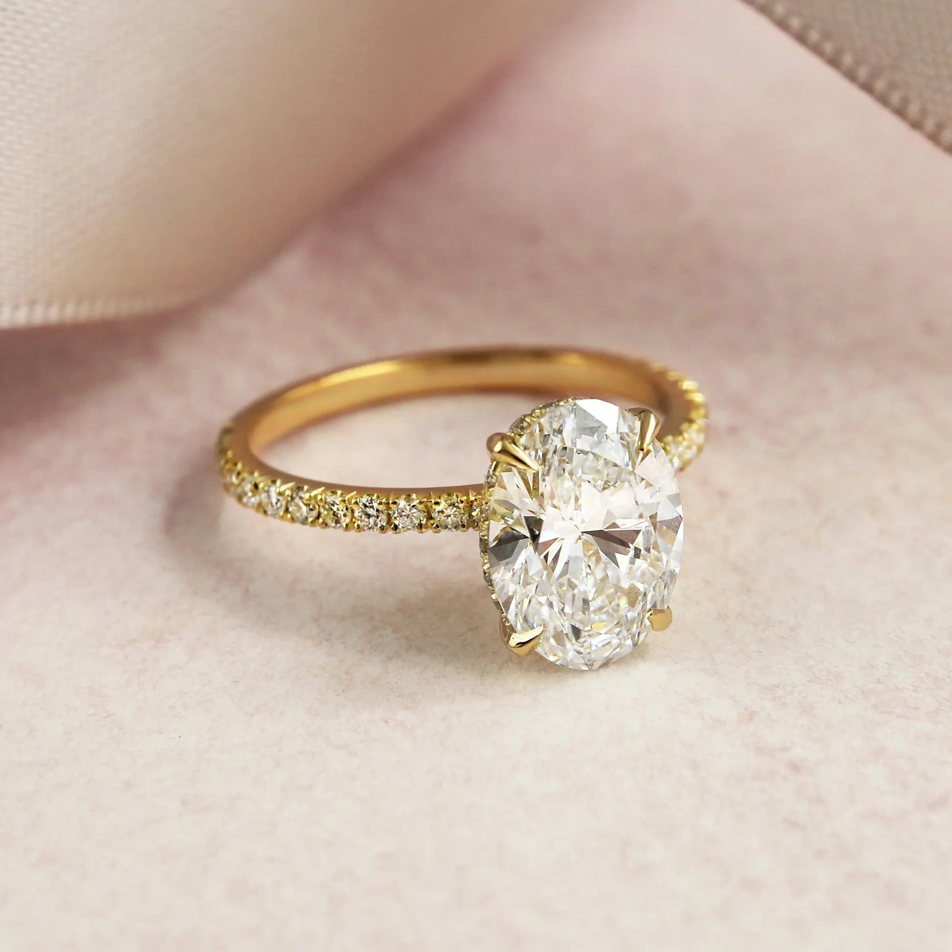Sadie Yellow Gold Engagement Ring – Round Diamond 18K